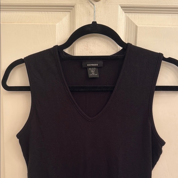 Express Black Fitted Sleeveless Tank Top - Picture 3 of 3